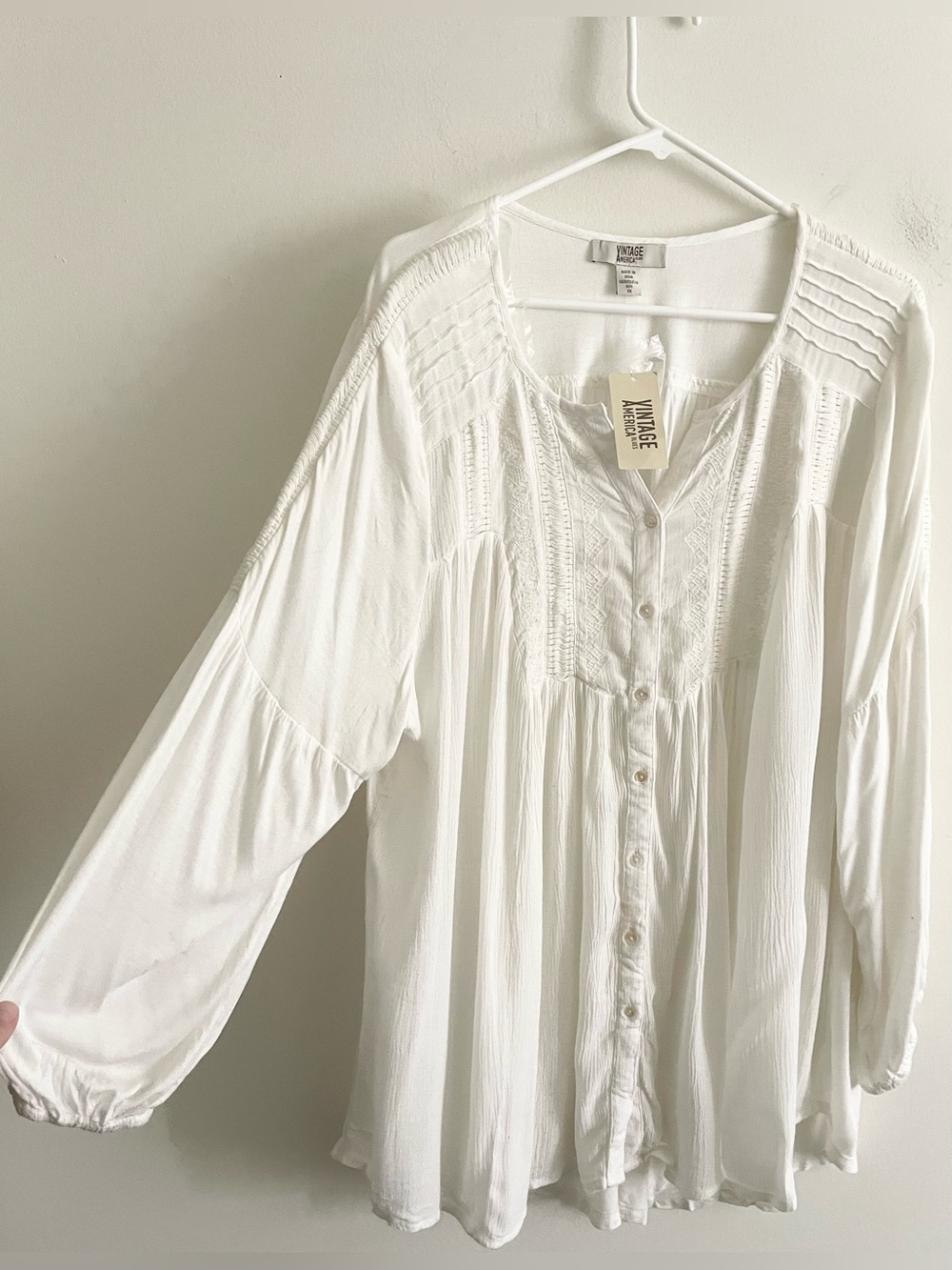 π€ NWT Vintage America White Embroidered Button-Front Blouse π€ - Picture 2 of 7